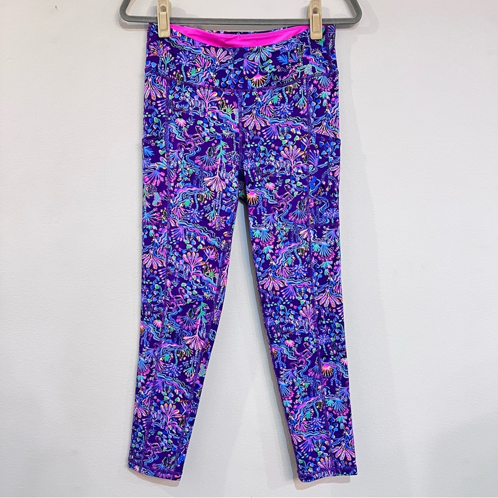 Lilly Pulitzer Luxletic Weekender leggings Purple Berry Colony Conga print.Sz M